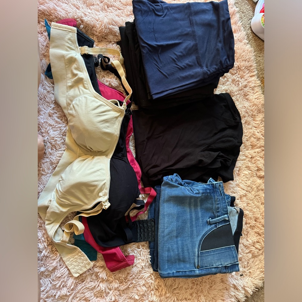 Maternity clothes bundle